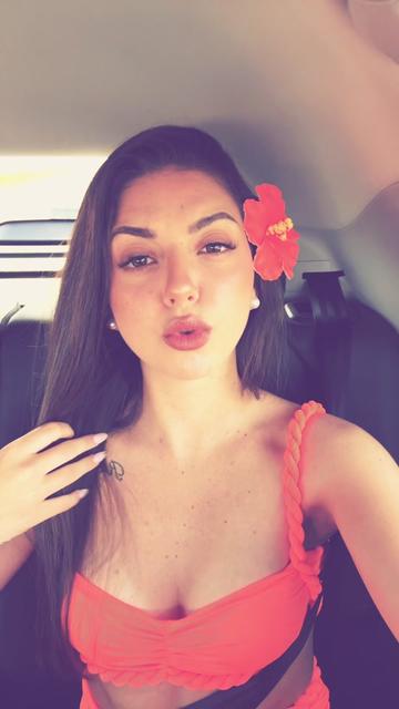 @_.ariiadnaa12