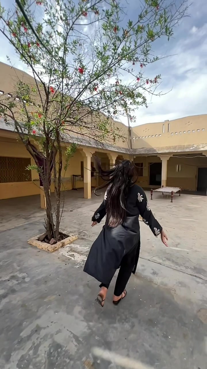 @𓆩 میرا عشق باغی 𓆪