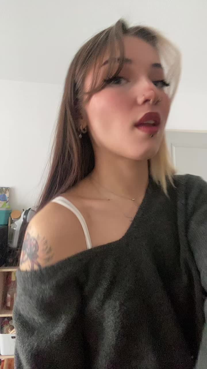 @O.d.e.l.y.a_