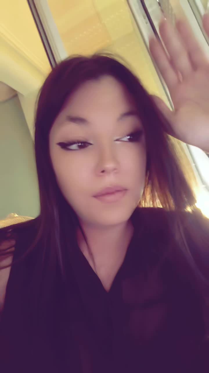 @Señora_acero🦂