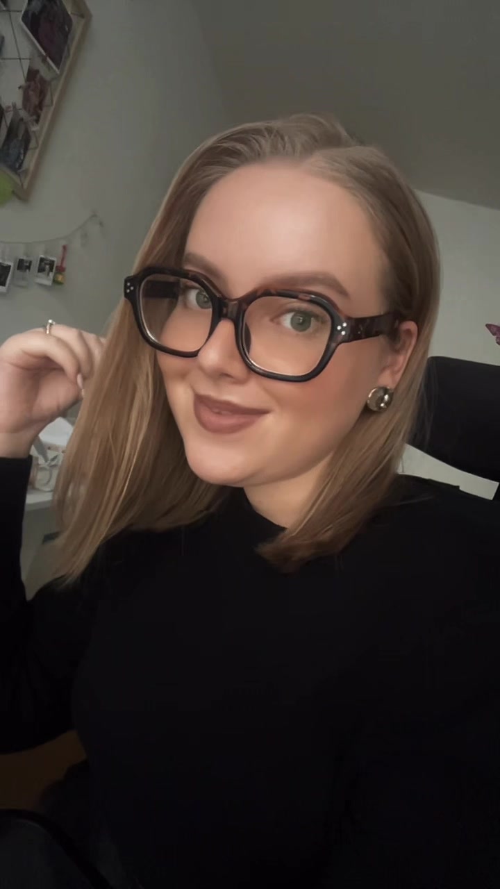 @𝒮𝒶𝓂𝓇𝒶 ❤︎︎