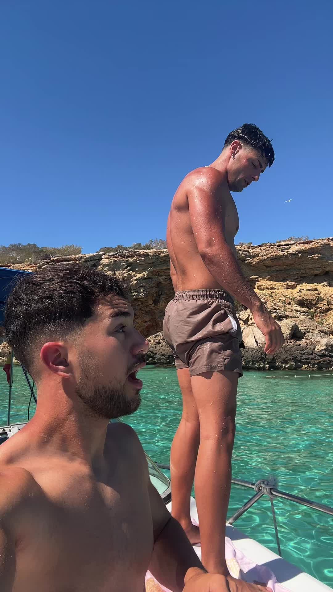 @CHRISTIAN HERNÁNDEZ🤝