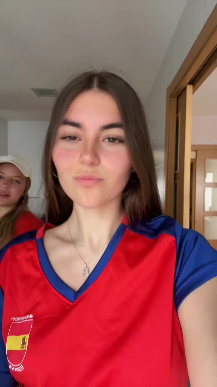 @uxia