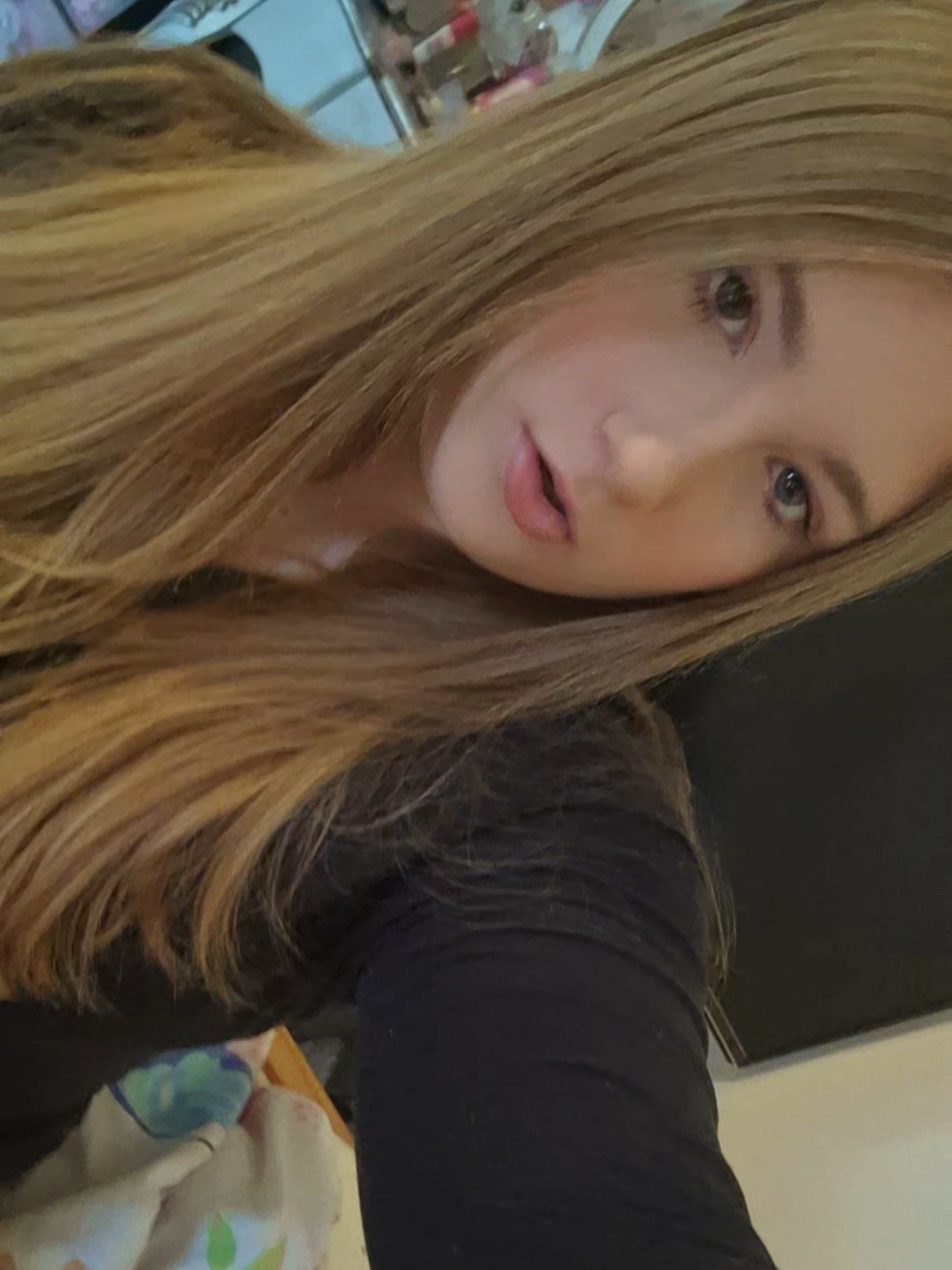 @♡︎ 𝒪𝓁𝒾𝓋𝒾𝒶 ♡︎