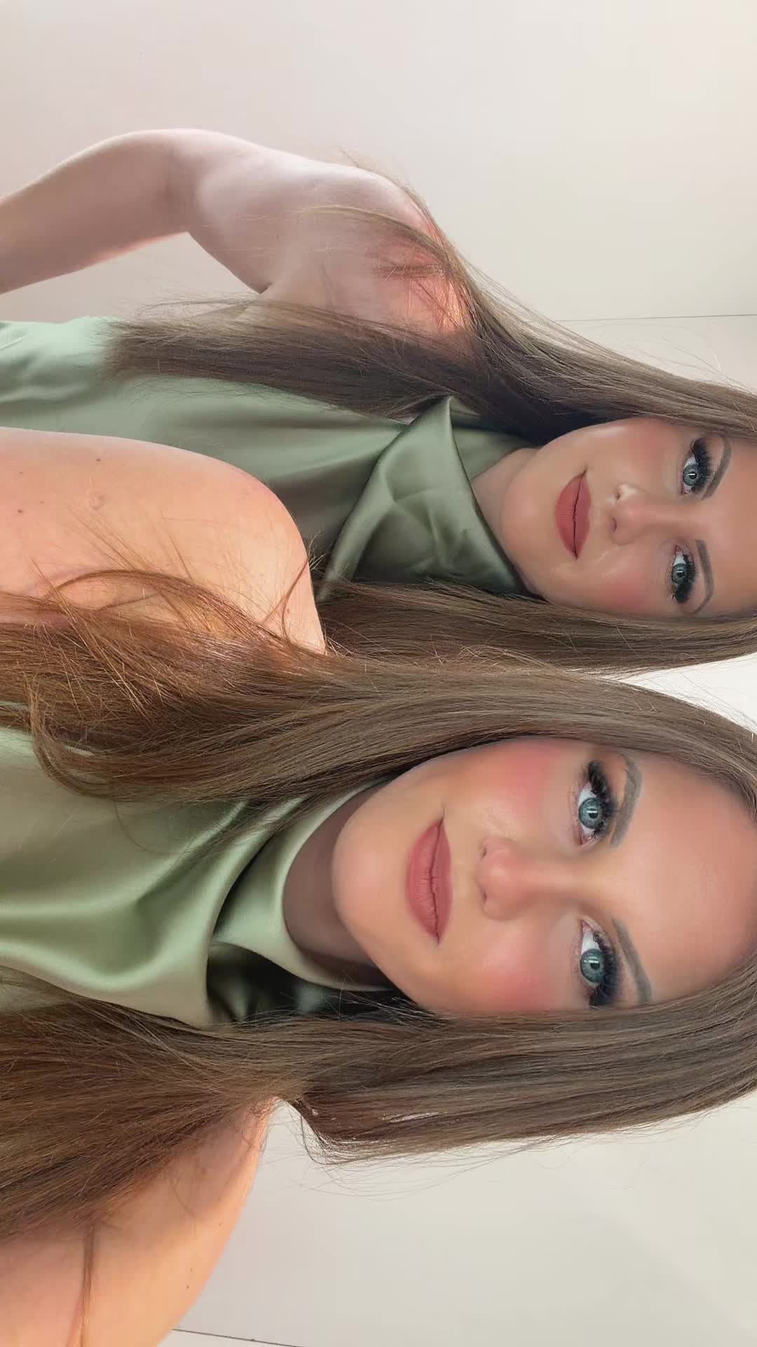 @Dezmaric_twins