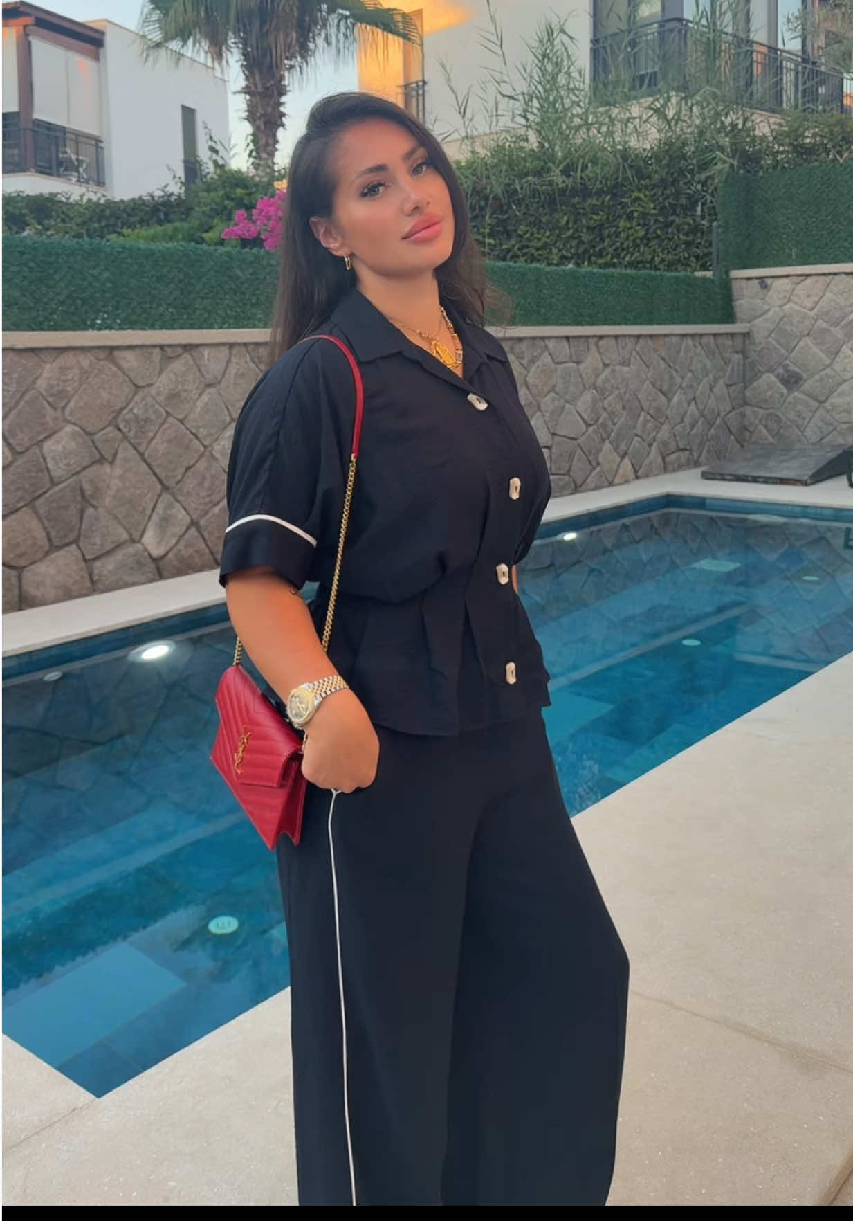 @SARALIVESS ⚡️