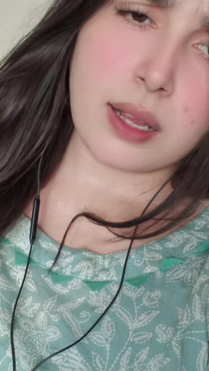 @missqueen2064