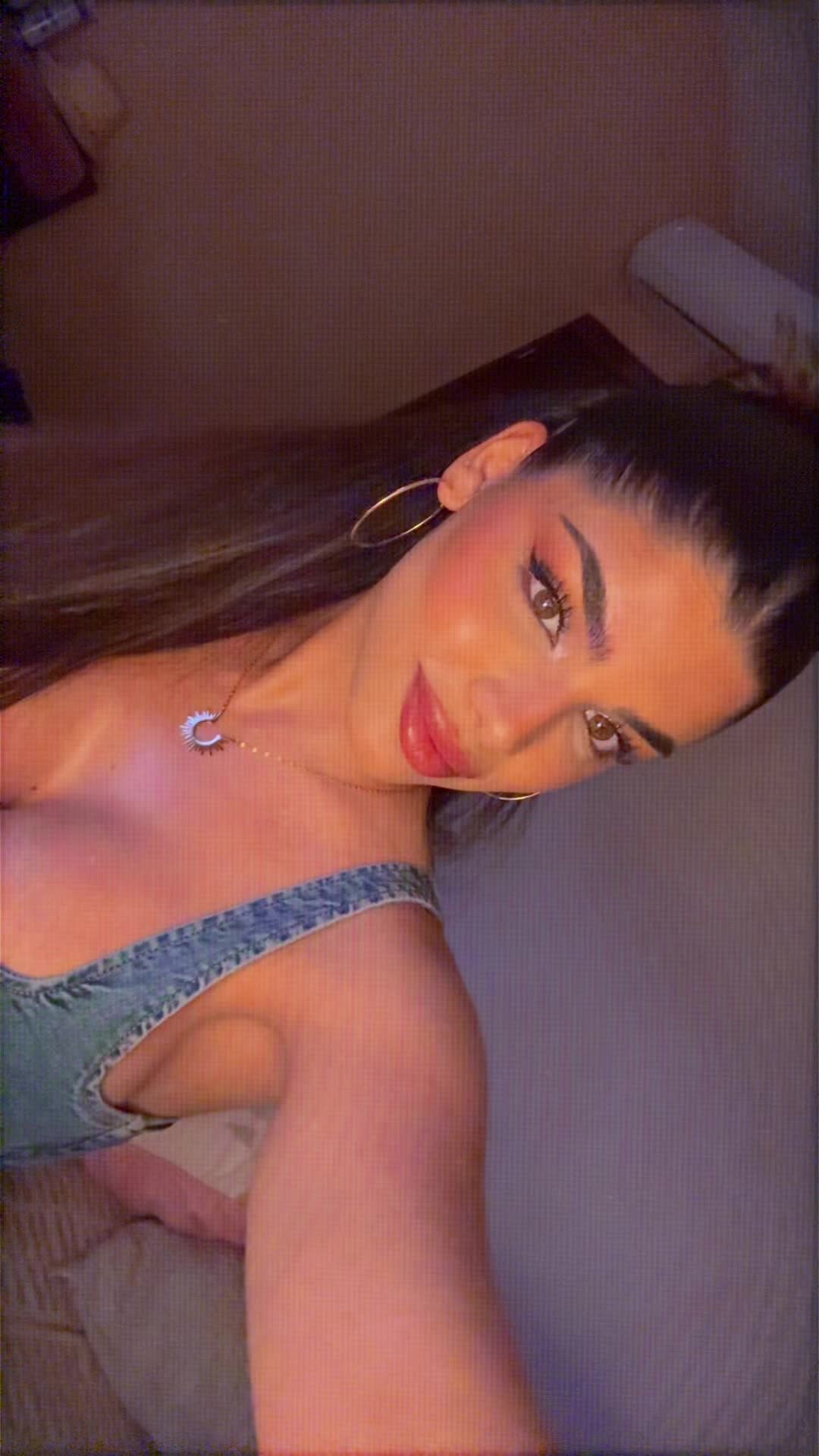 @Victoriassg_