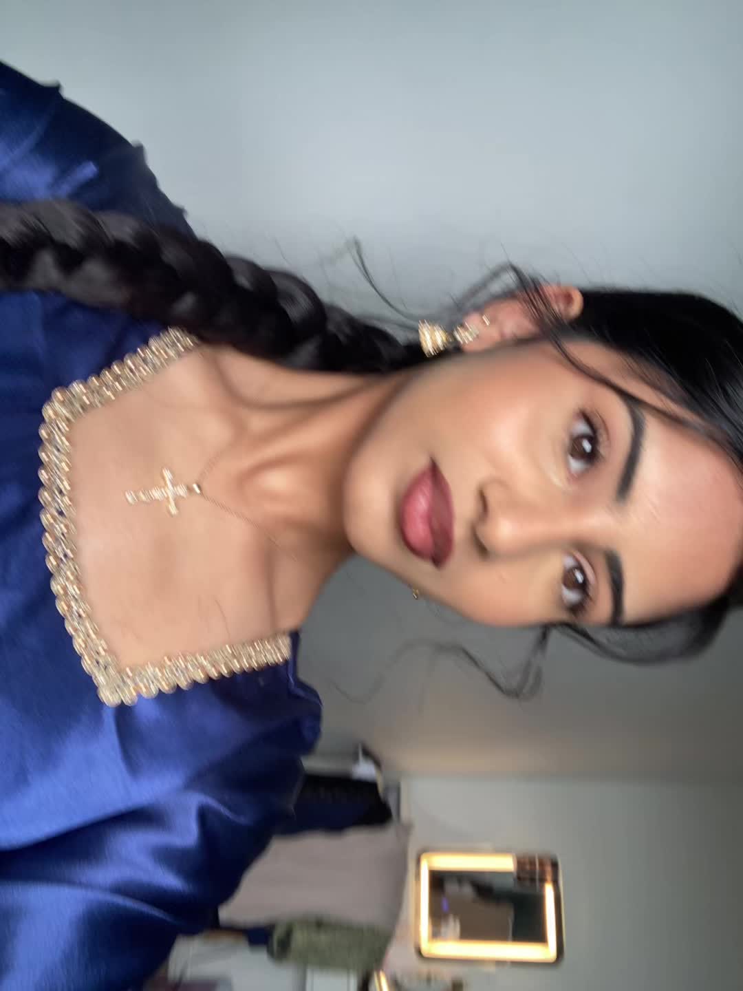 @𝒩