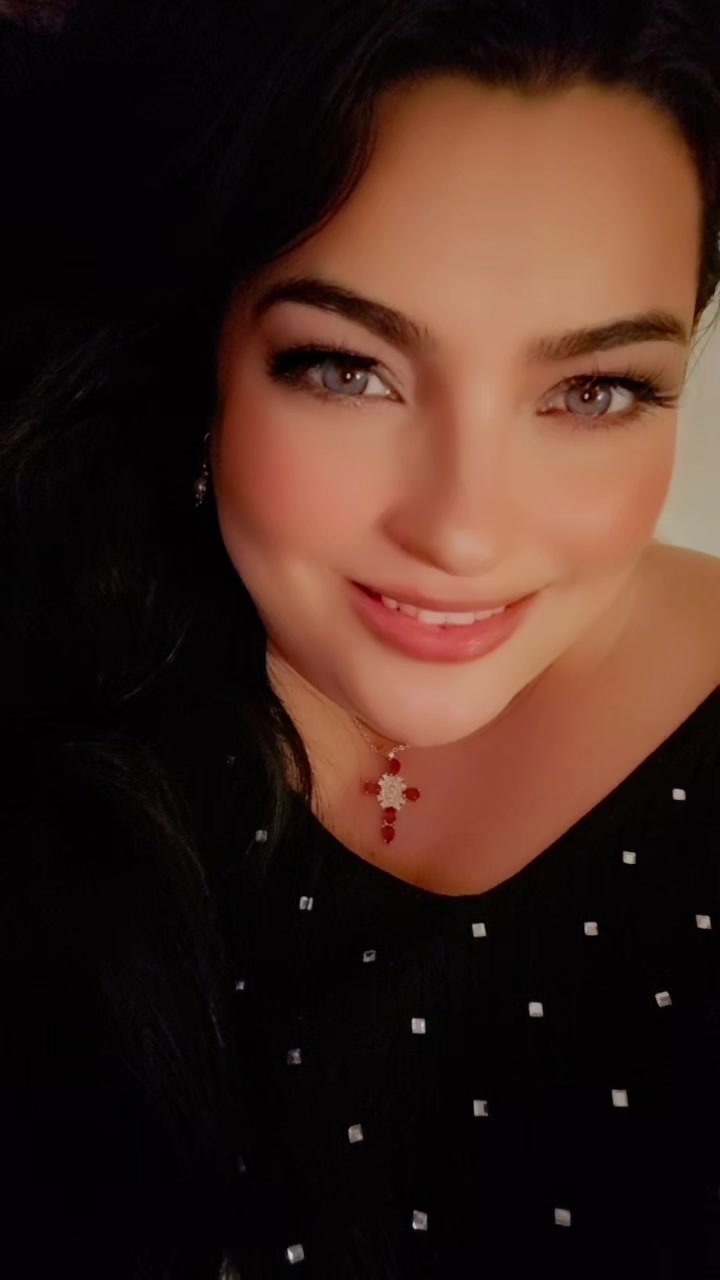 @LatinaEspañaJulianaOcampo👑