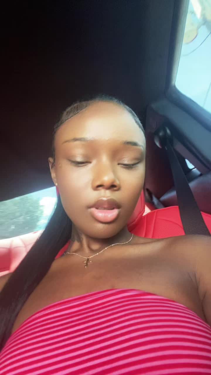 @naomithetopic