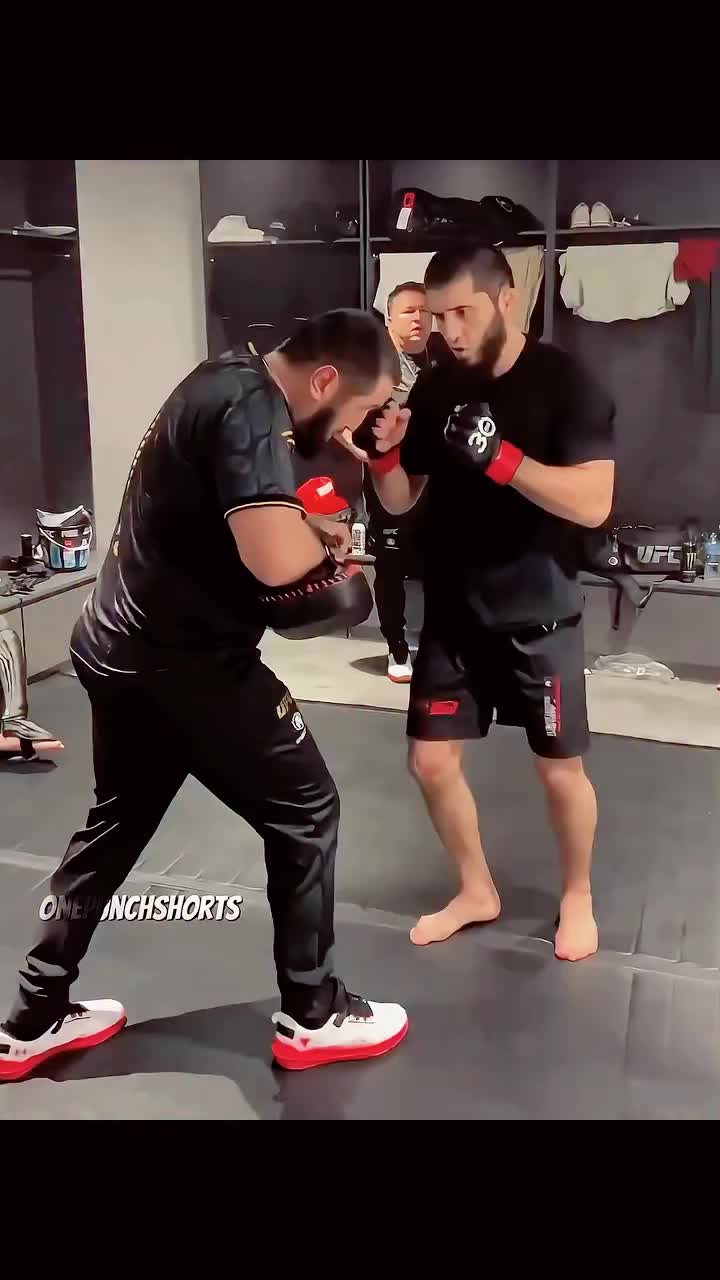 @🥊