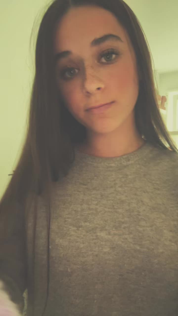 @𝐸𝑚𝑖𝑙𝑦