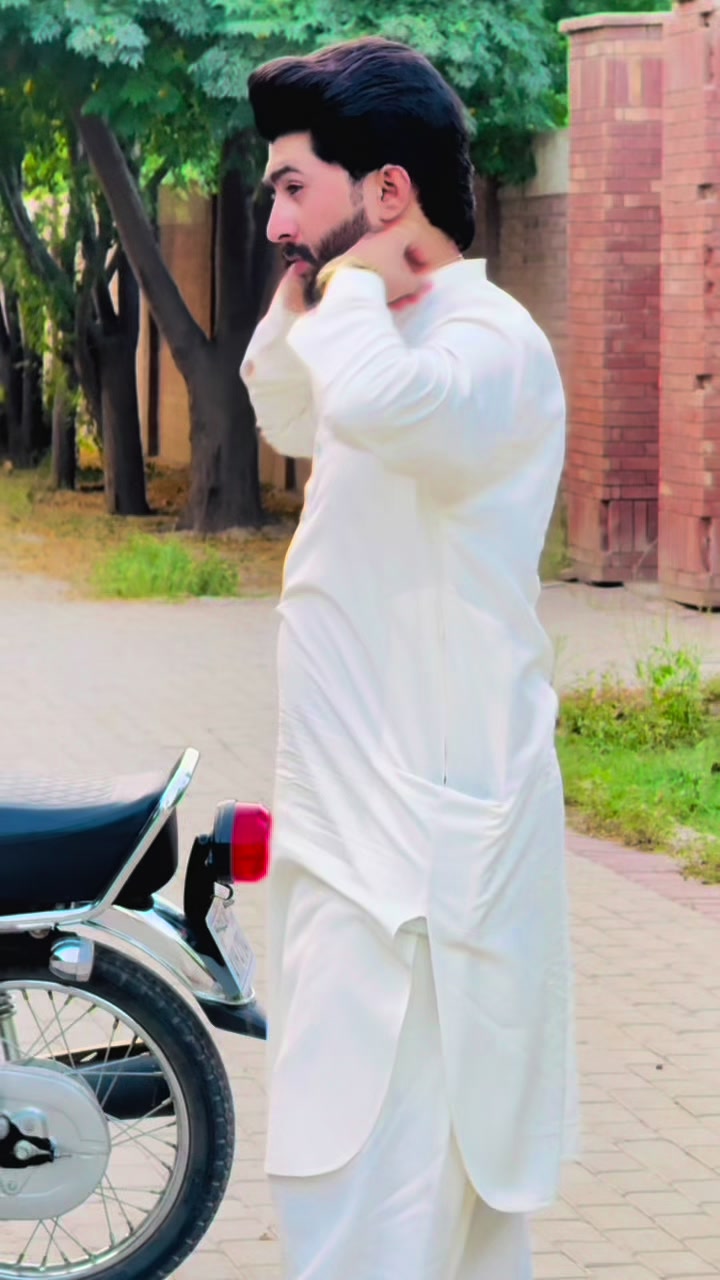 @SHARARTI MIRZA😎♥️