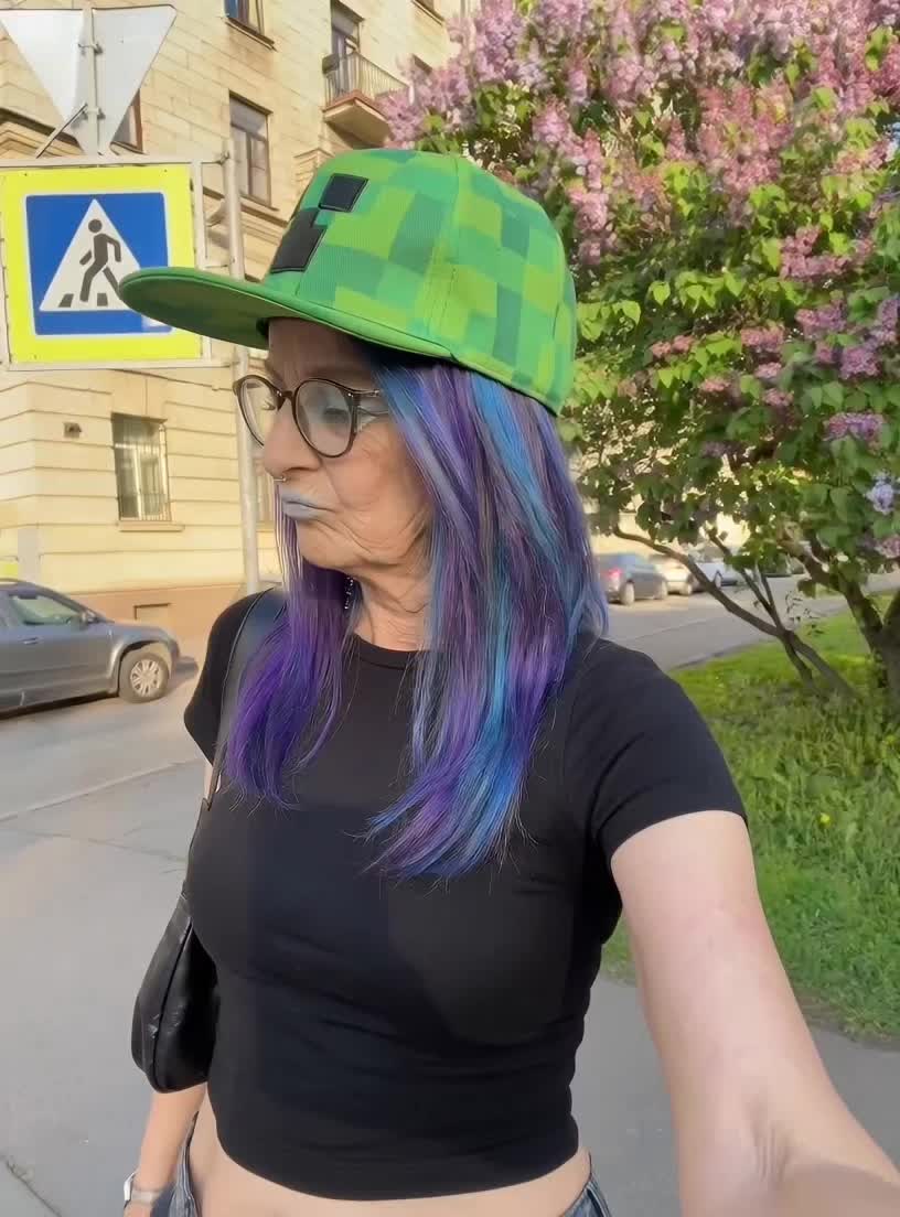 @Nyra11i
