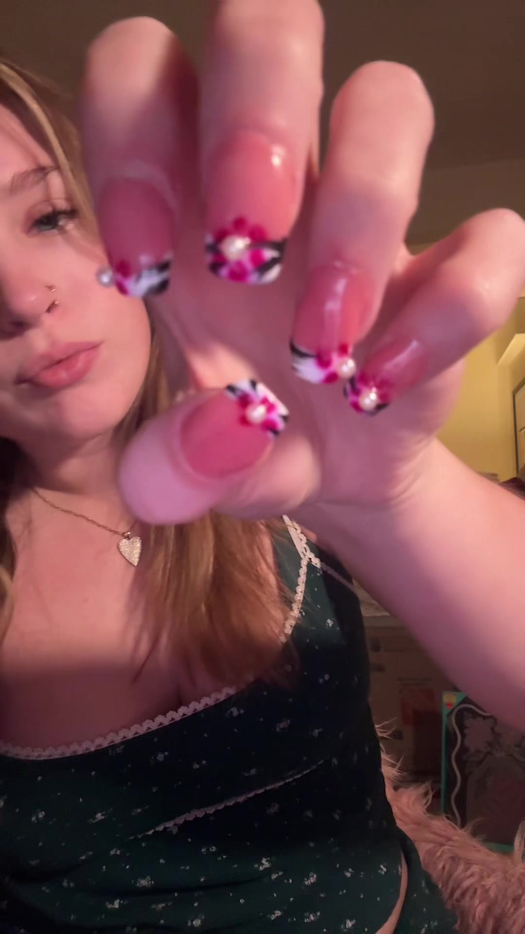 @BellaB00