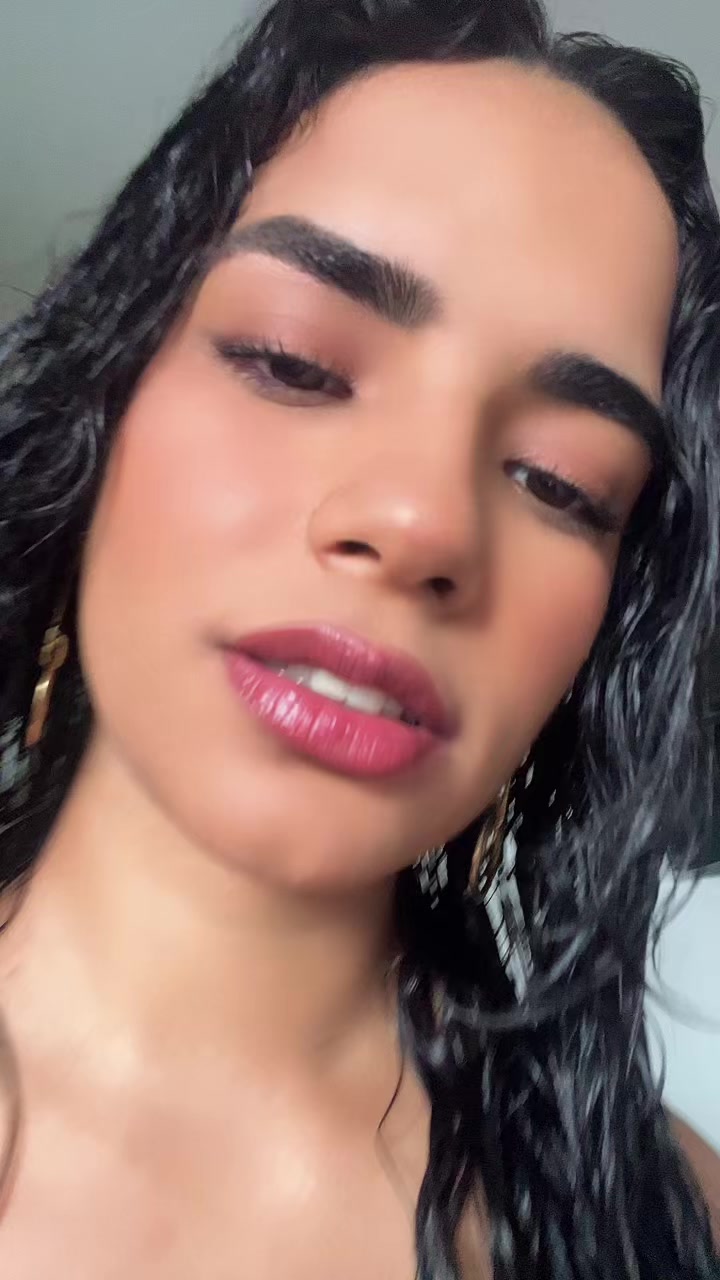 @adrielle_paz