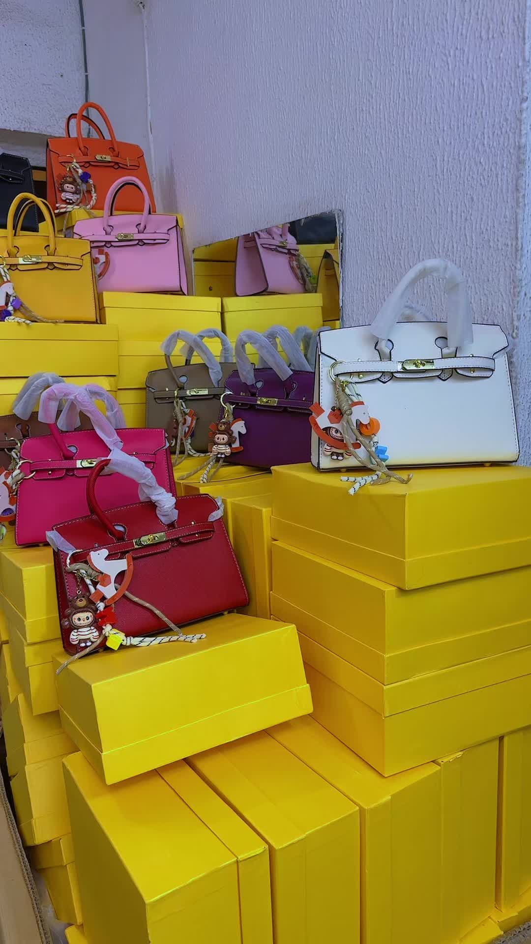 @everythingfashionitem1