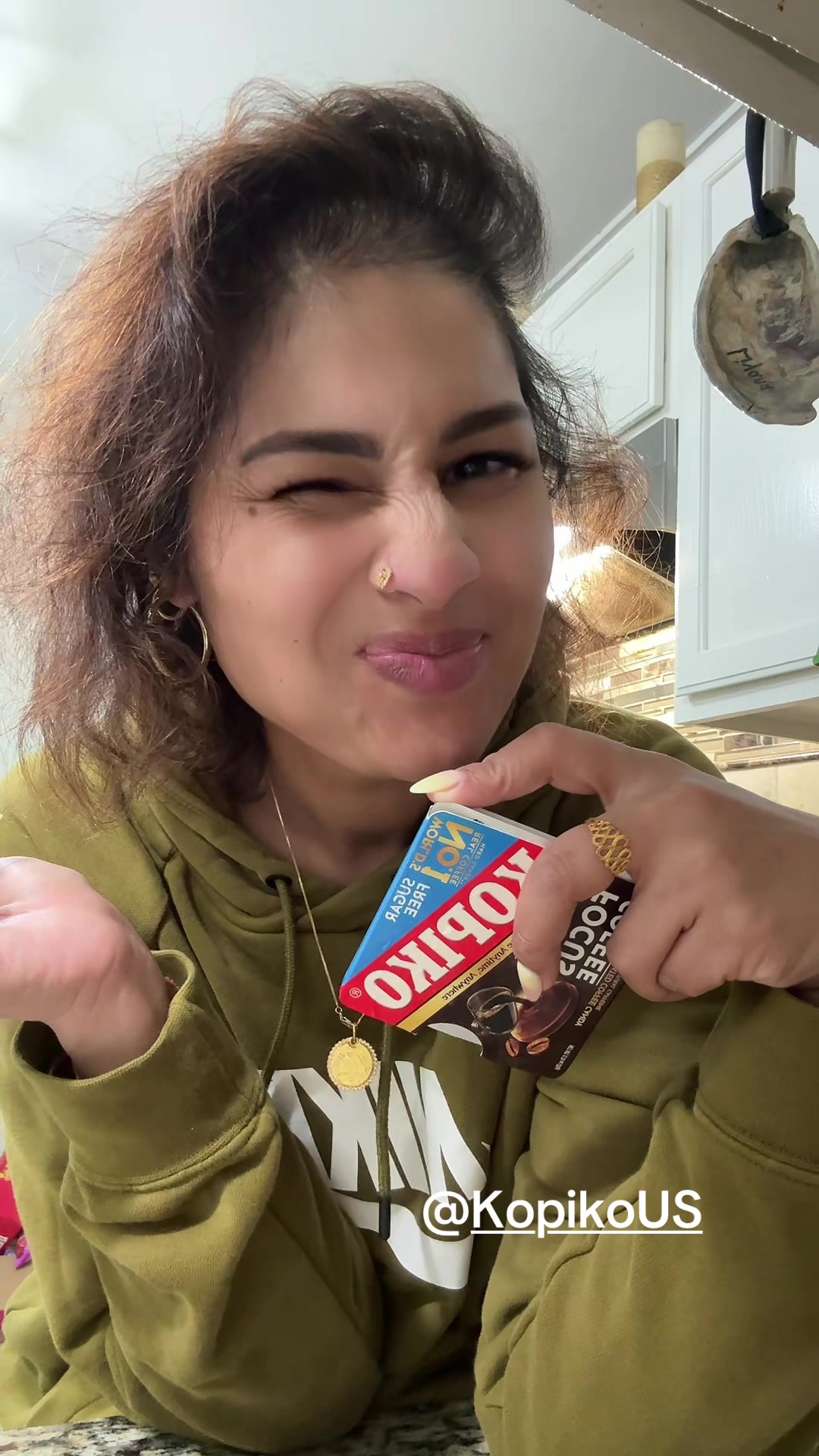 @MakeupLaveena