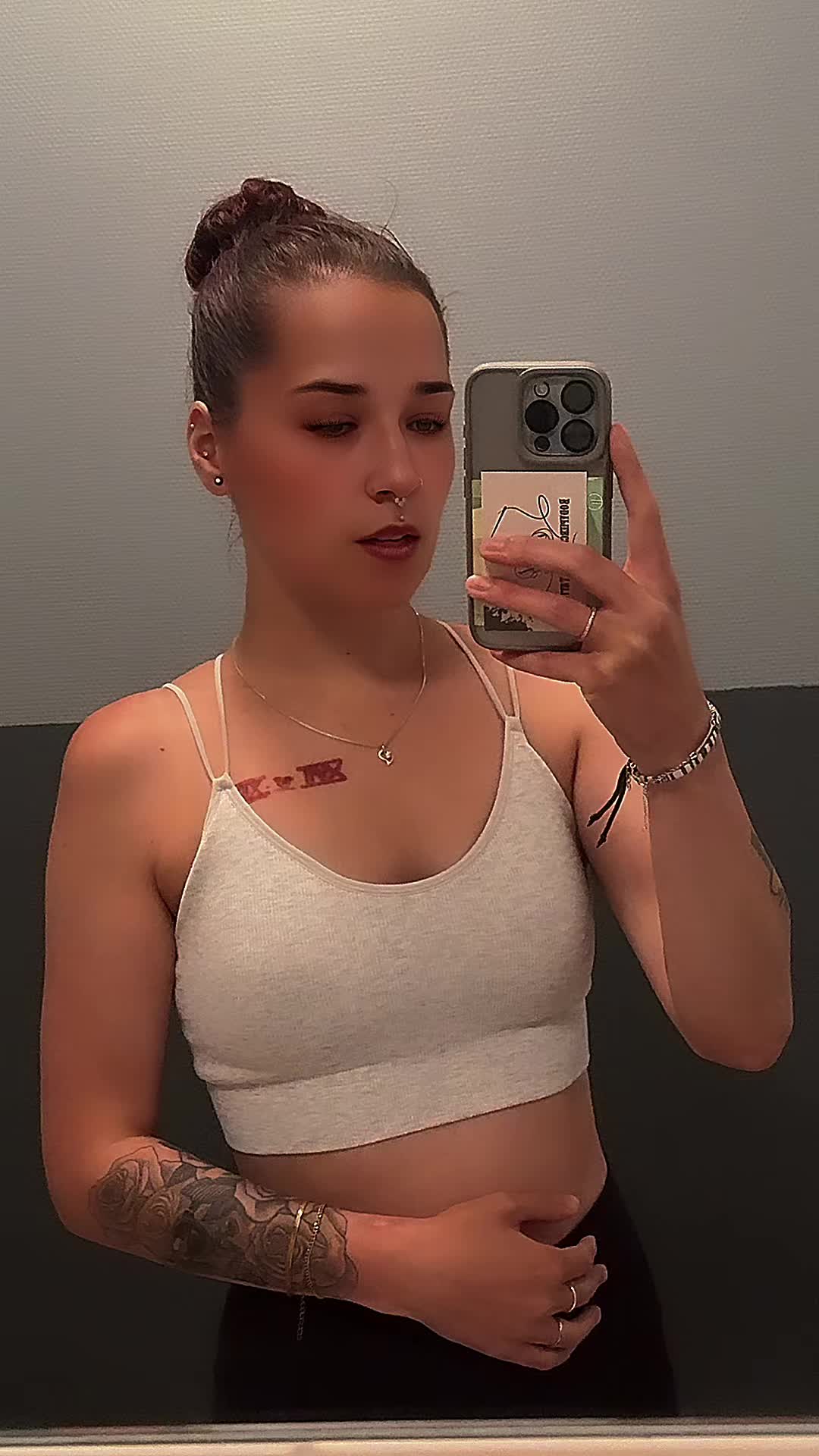 @Lara🌸🌷