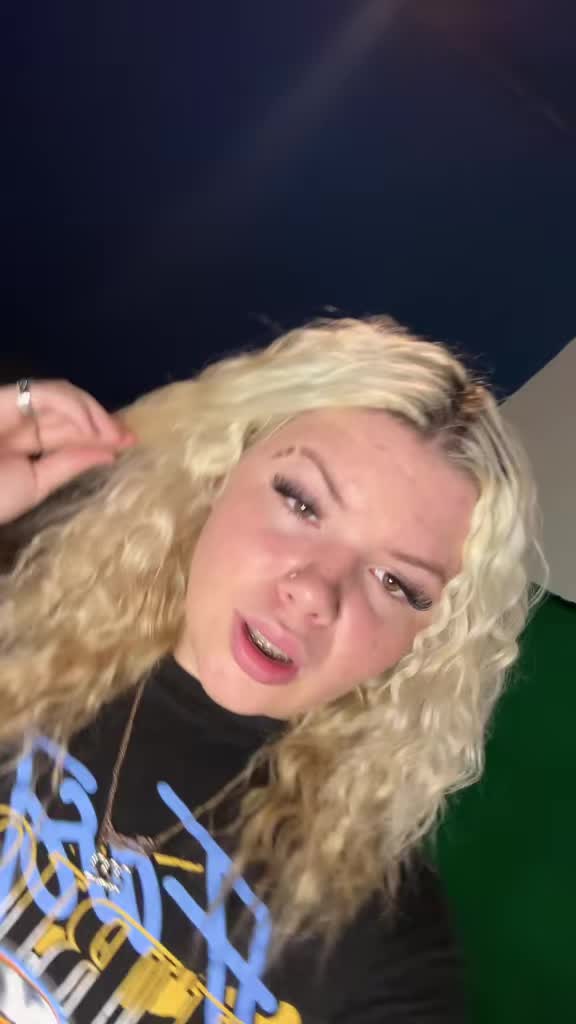 @Angel 🦋