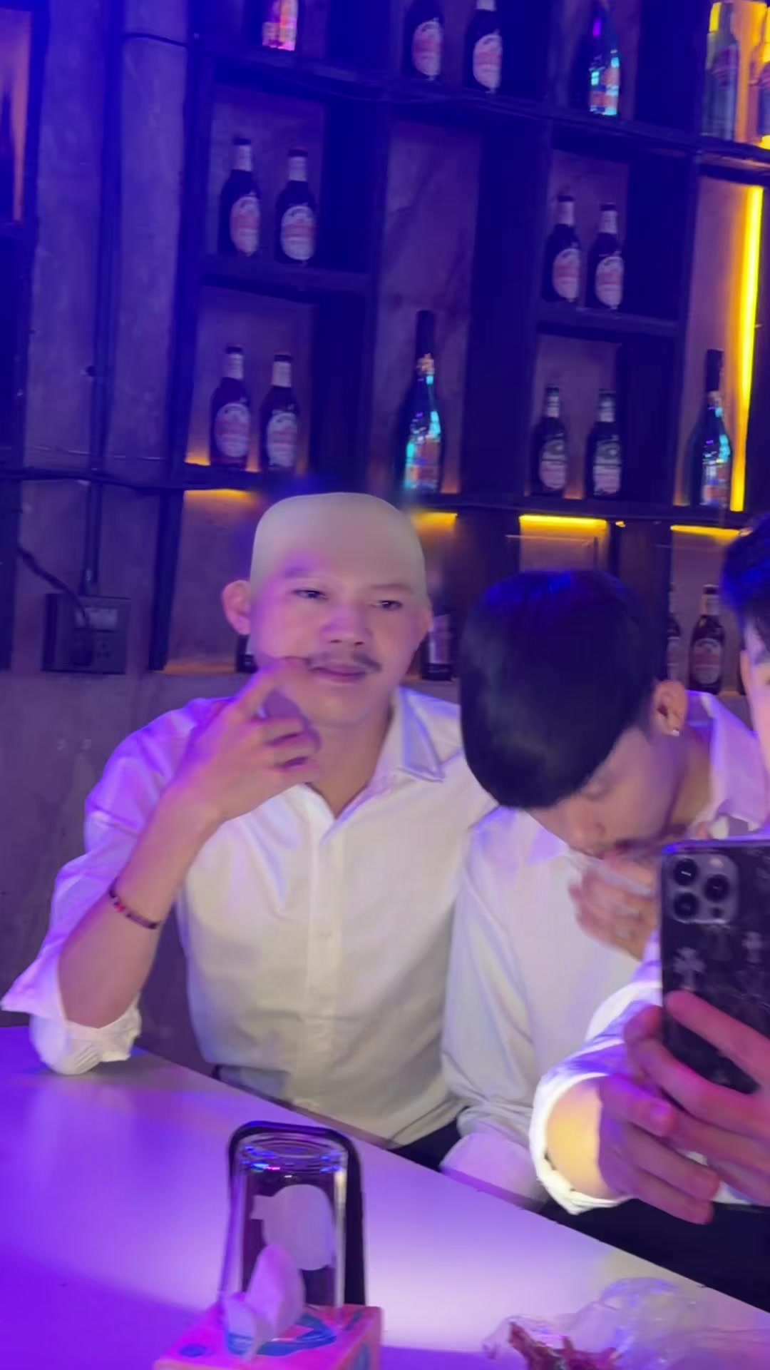 @ປໍ ຮ້ານKMຕົ້ນເຜິ້ງ🇱🇦