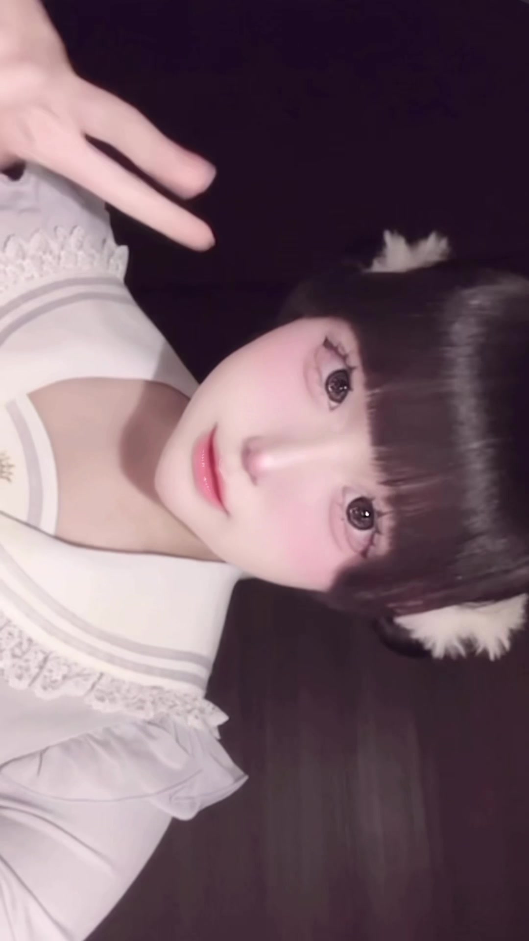@もにもに