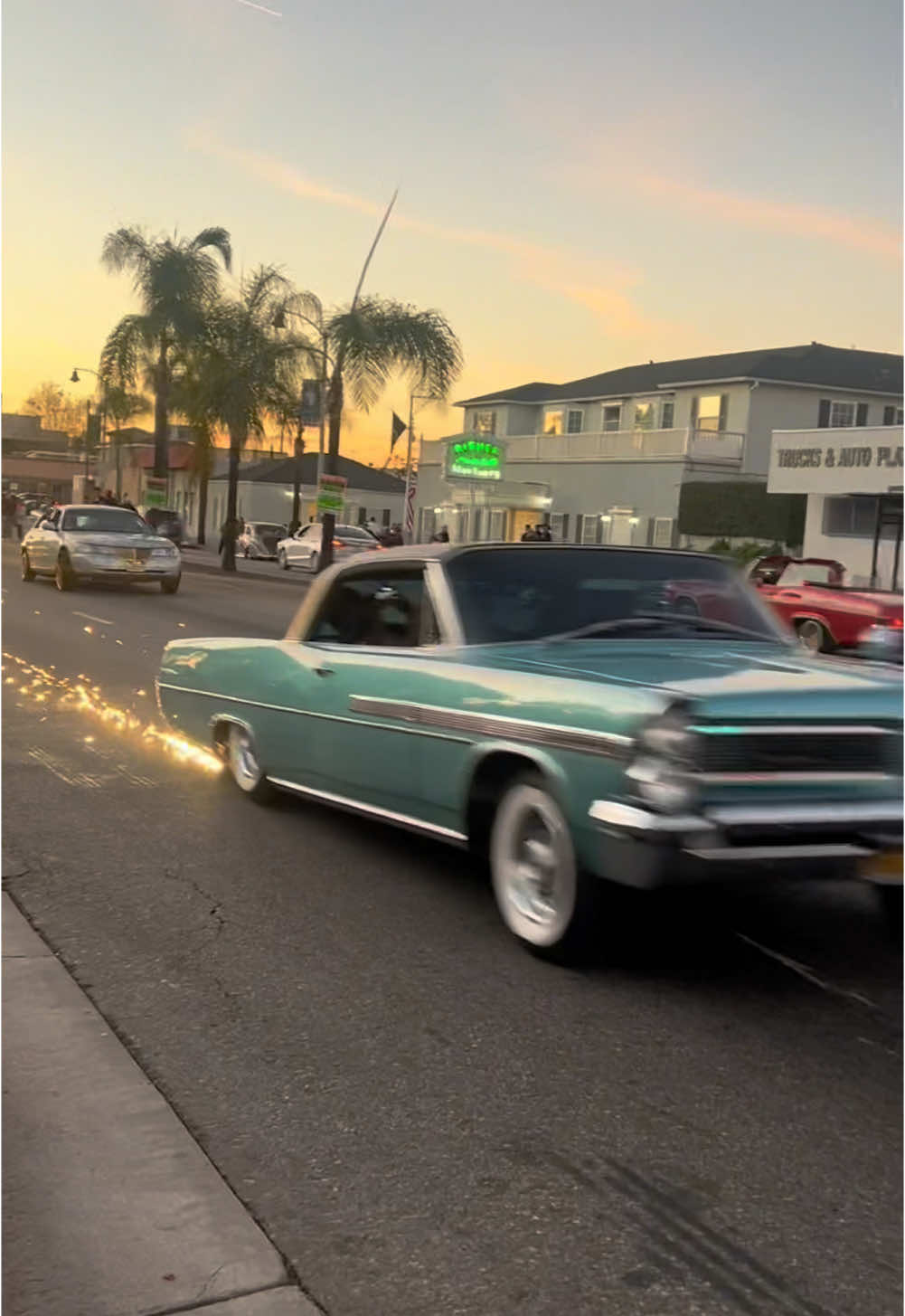 @Lowrider_Avenue
