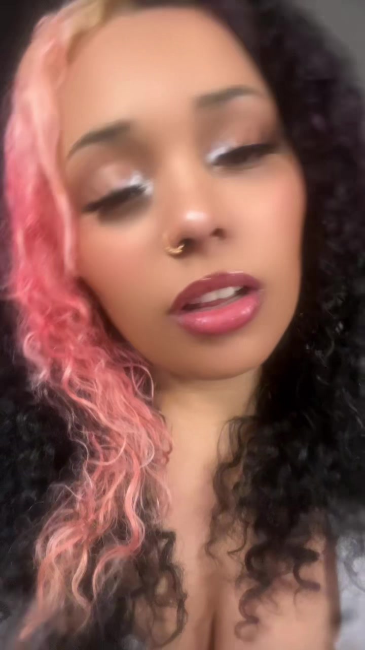 @linalittlecloser