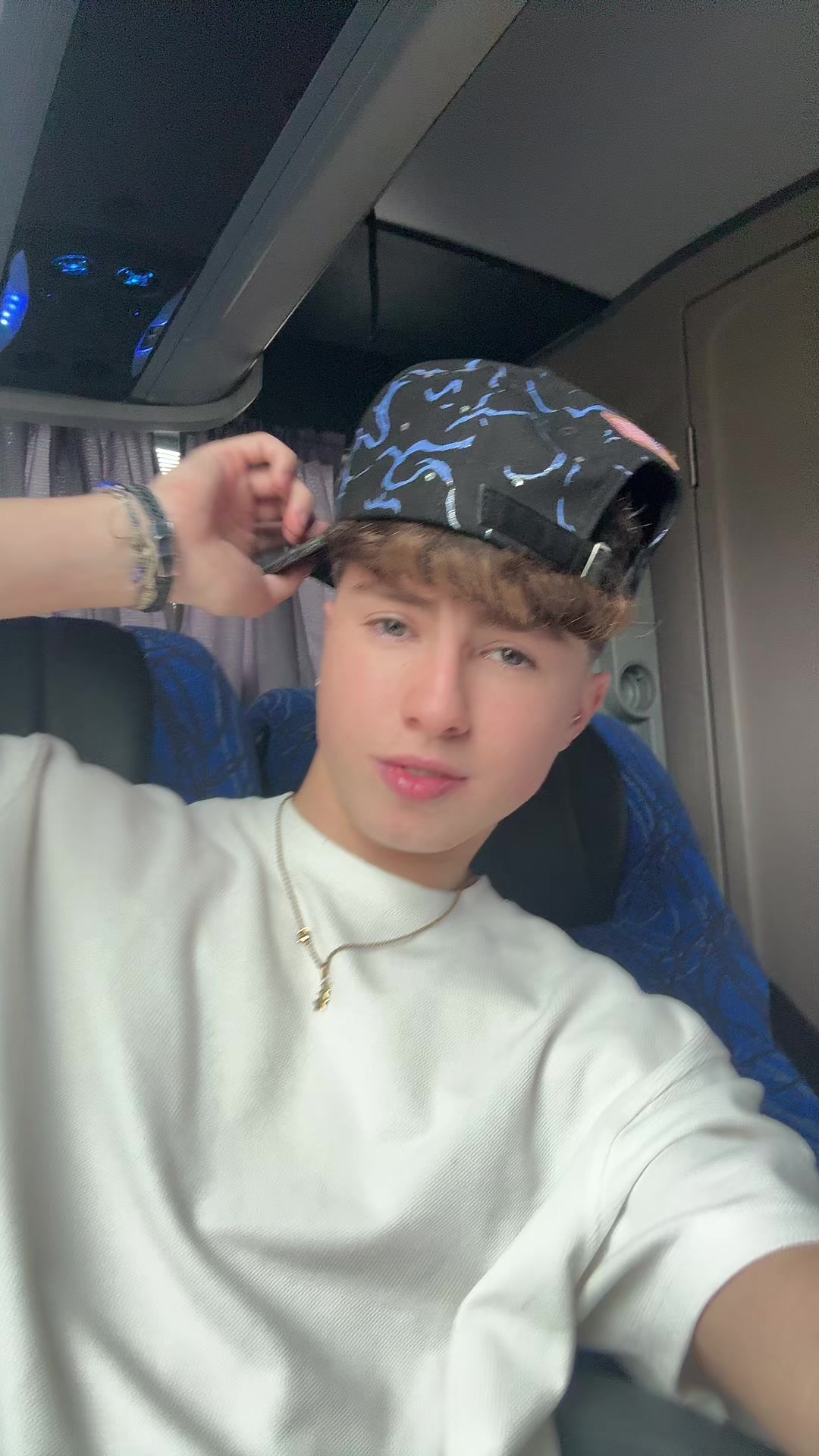 @Amadeo🧃