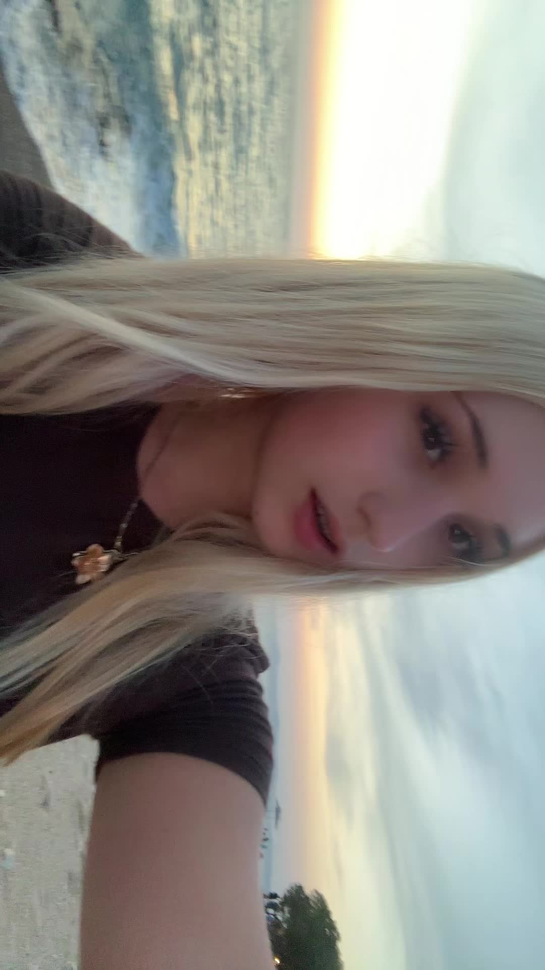 @️