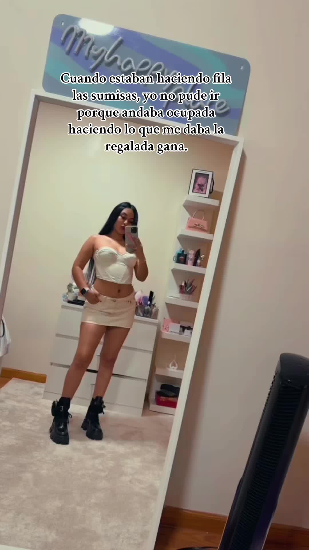 @AnnaM_