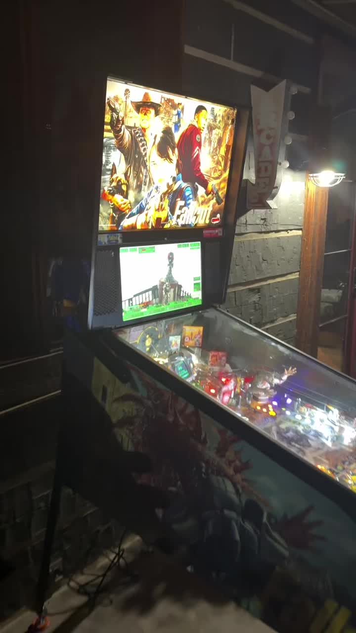 @Mel Plays Pinball
