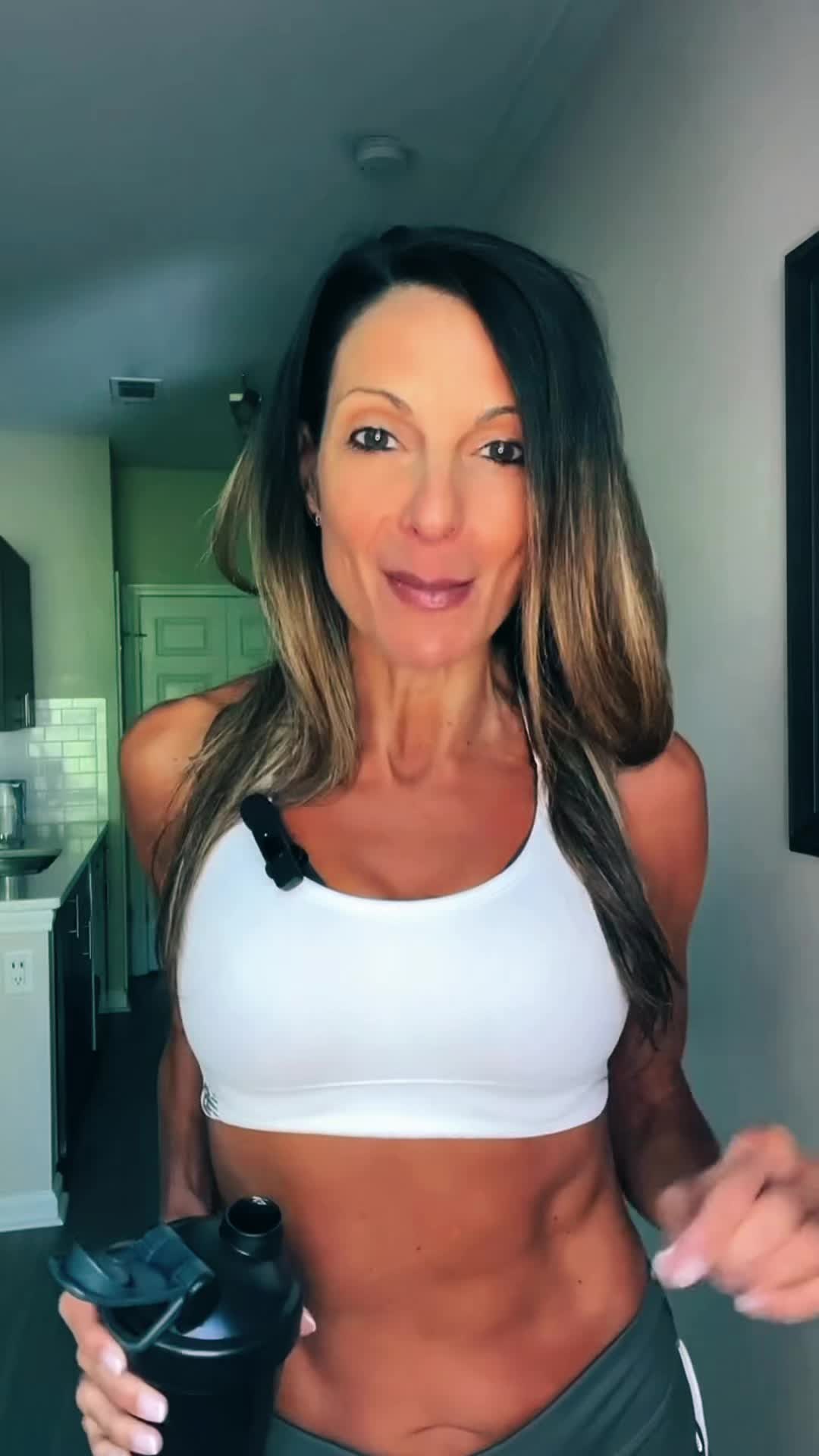 @Lydia Magnoli | Home Workouts