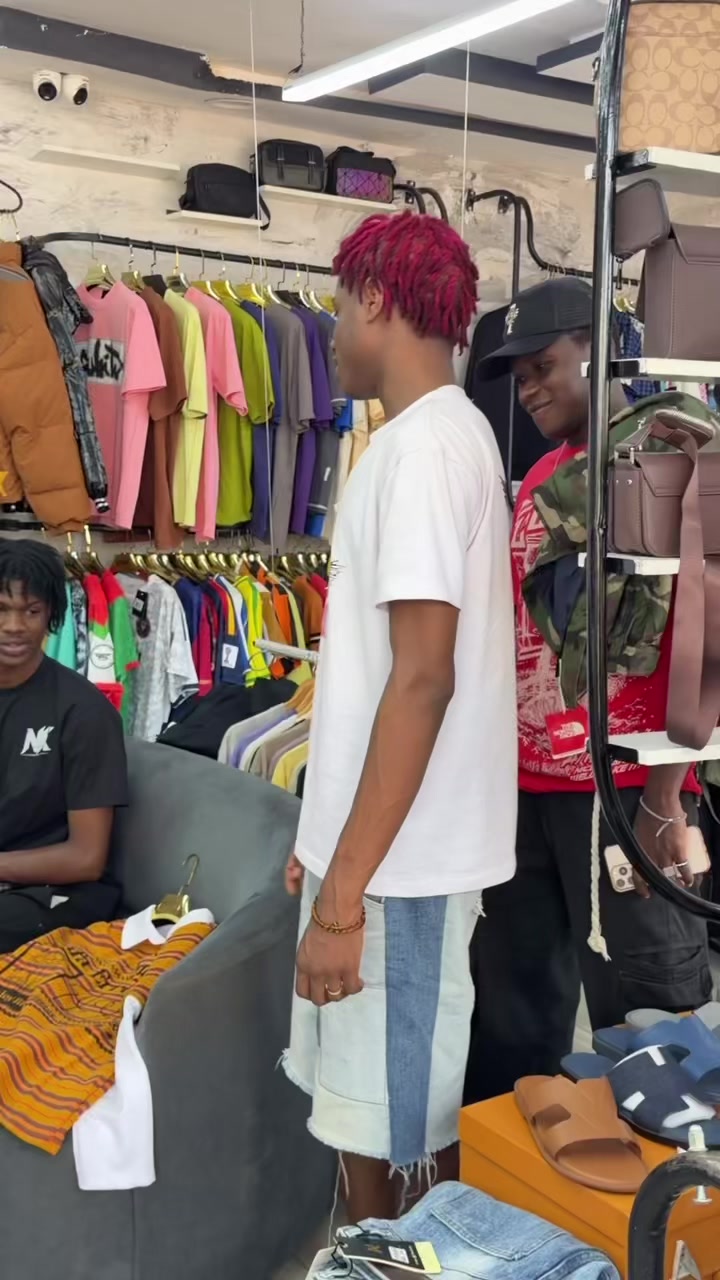 @La boutique No Fake House