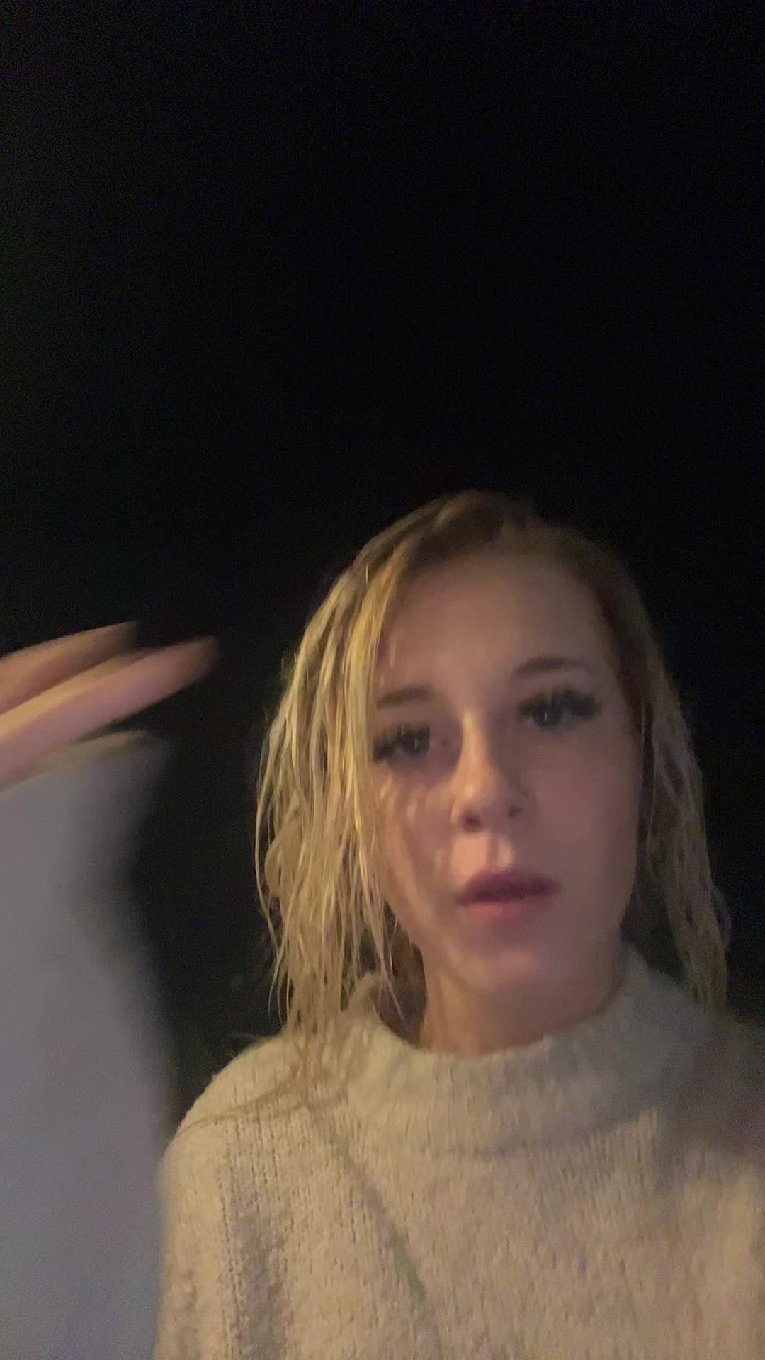 @𝕃𝕚𝕤𝕖𝕟