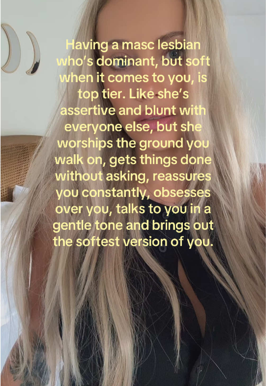 @Lisa J Evans sapphic author ⚢