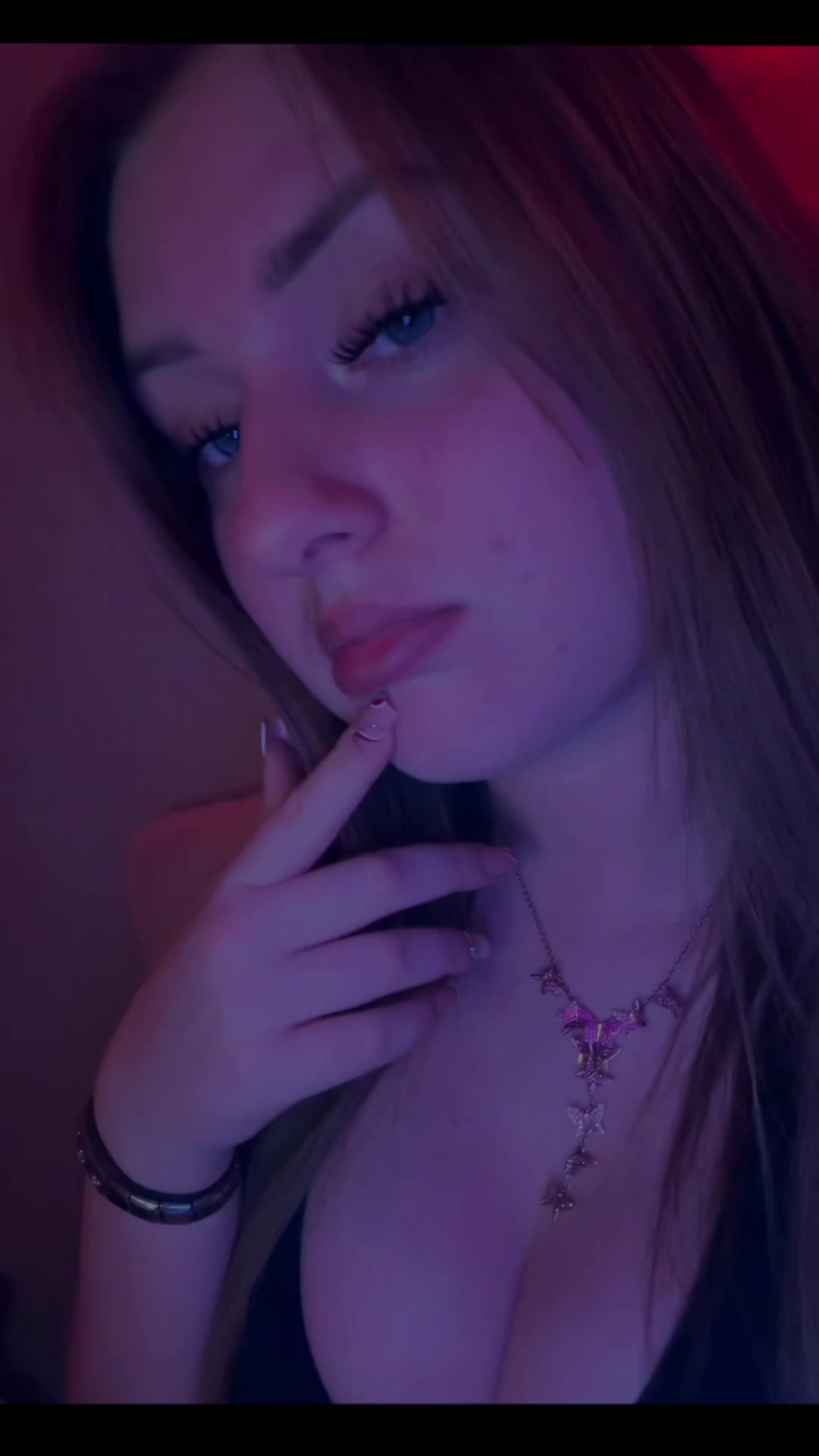 @nikole..v