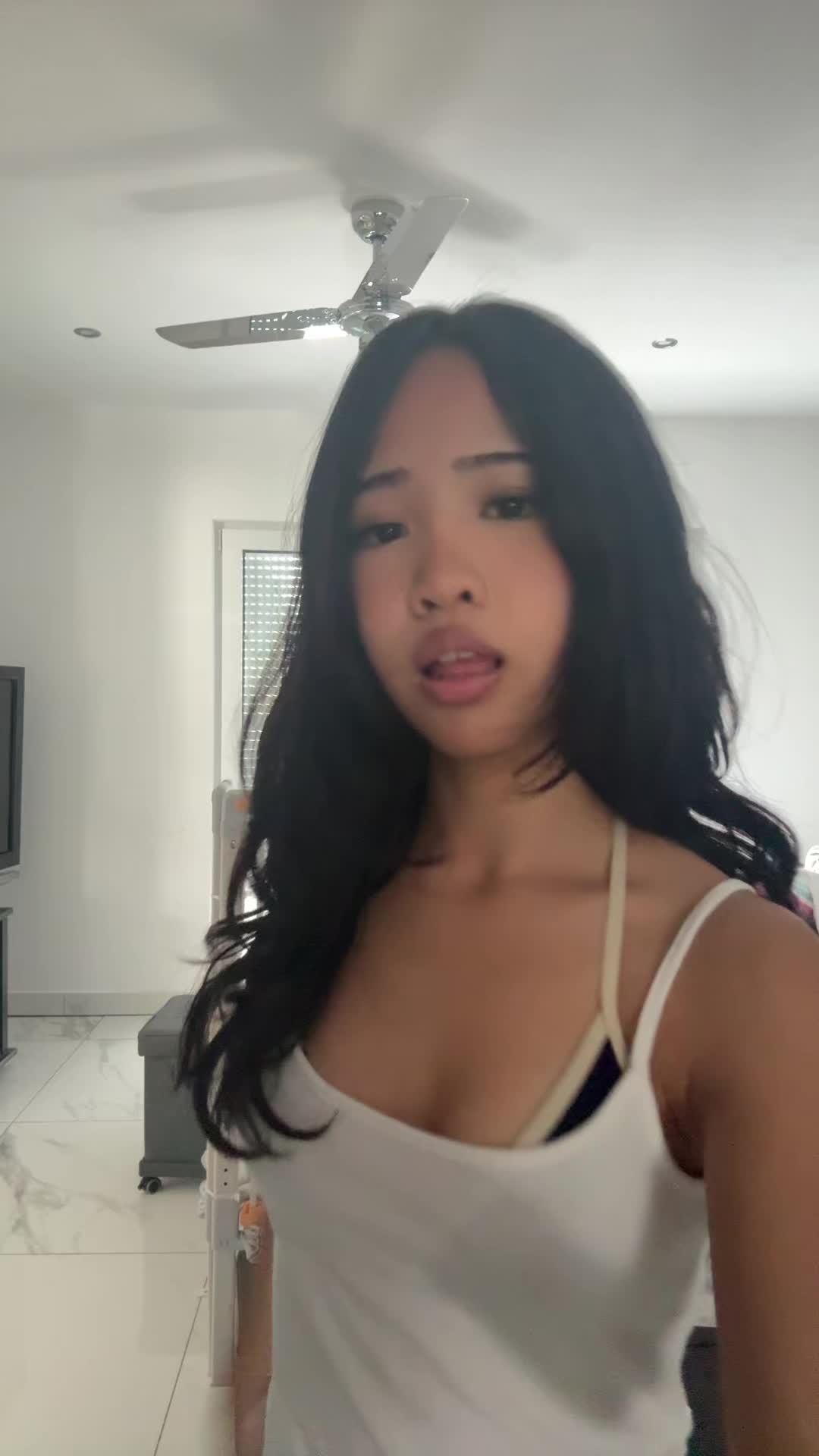 @๐๐ฅ๐ข๐
