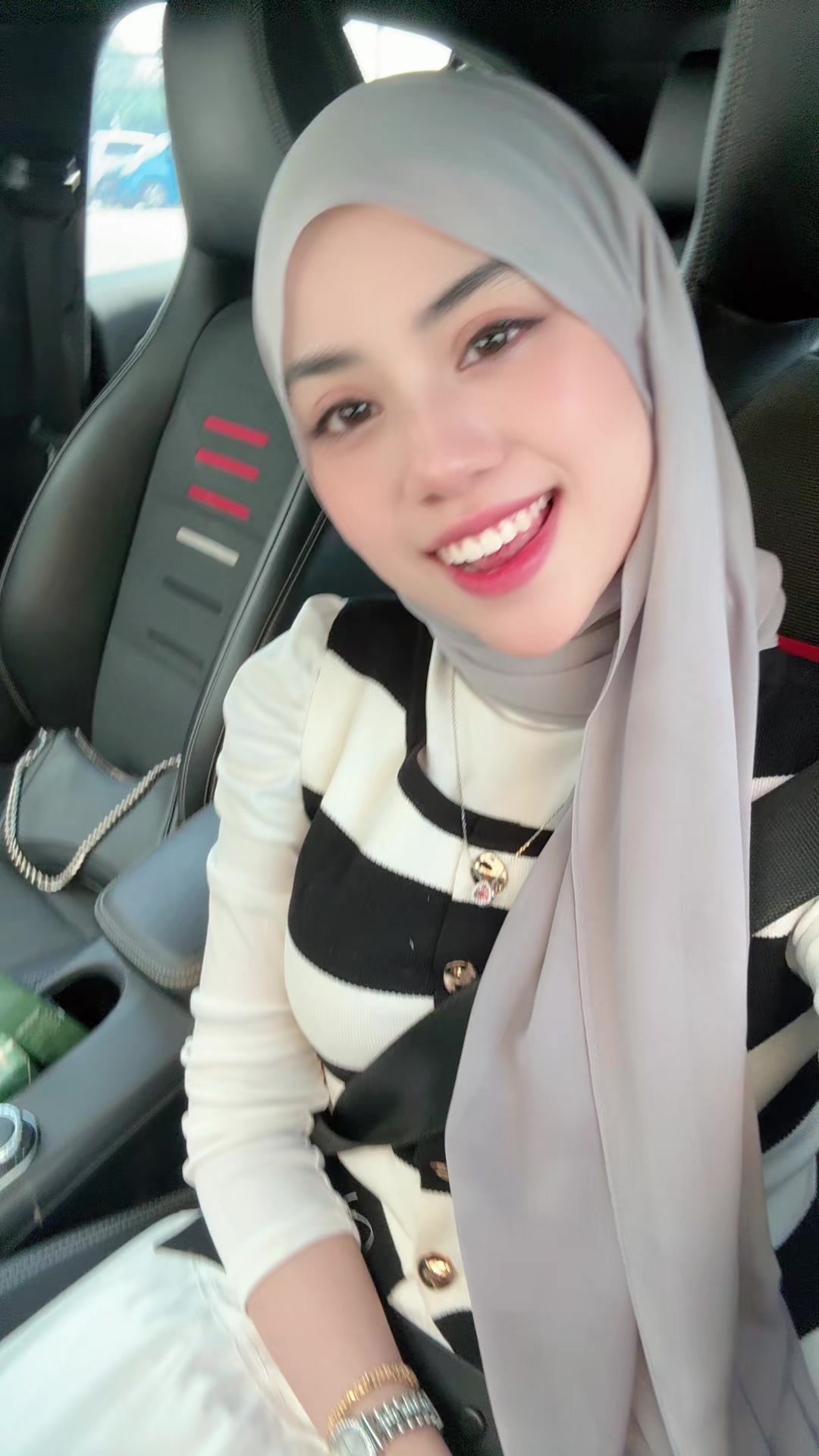 @zafinaz10