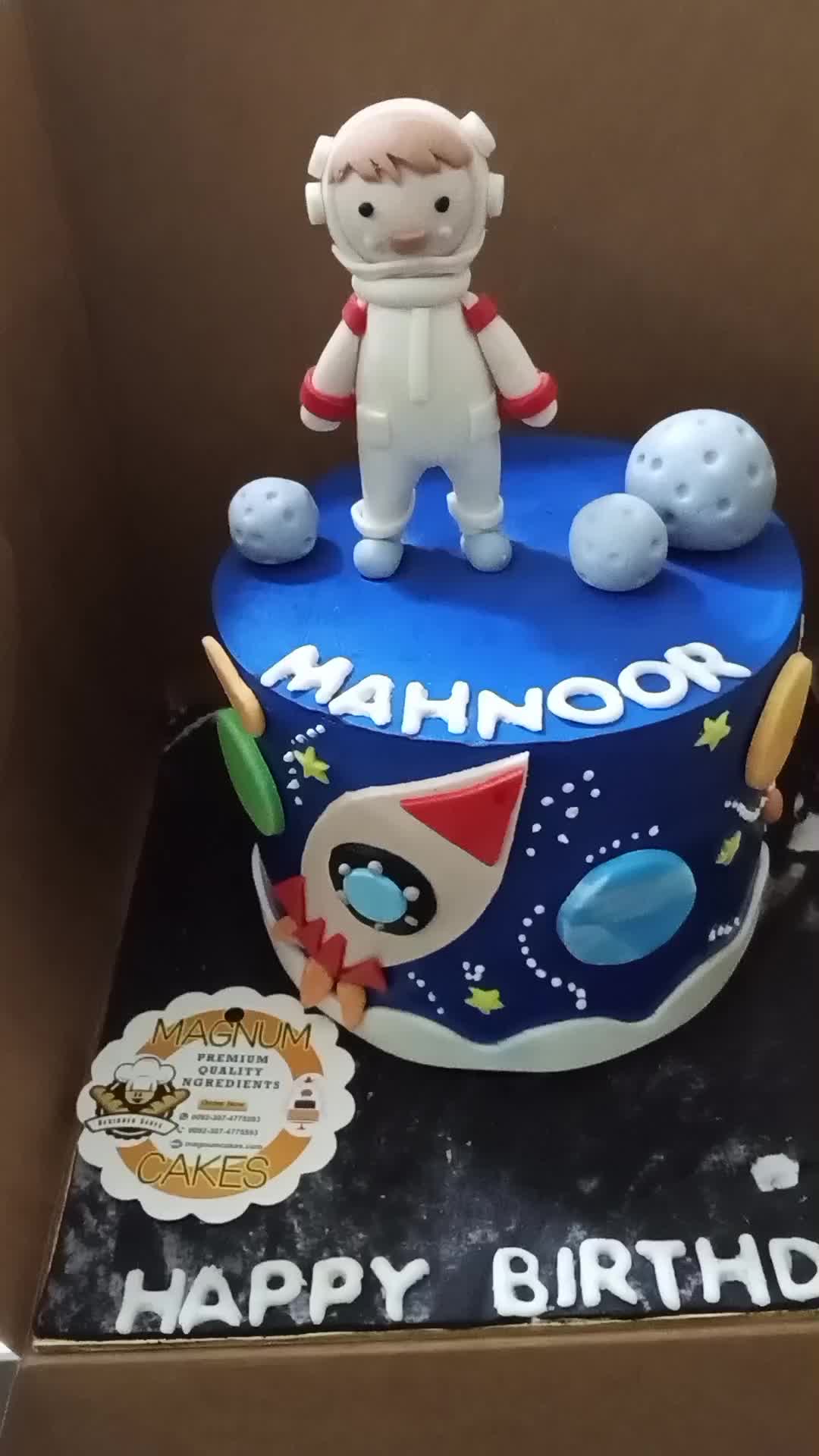 @Customize Designer Cakes LHR