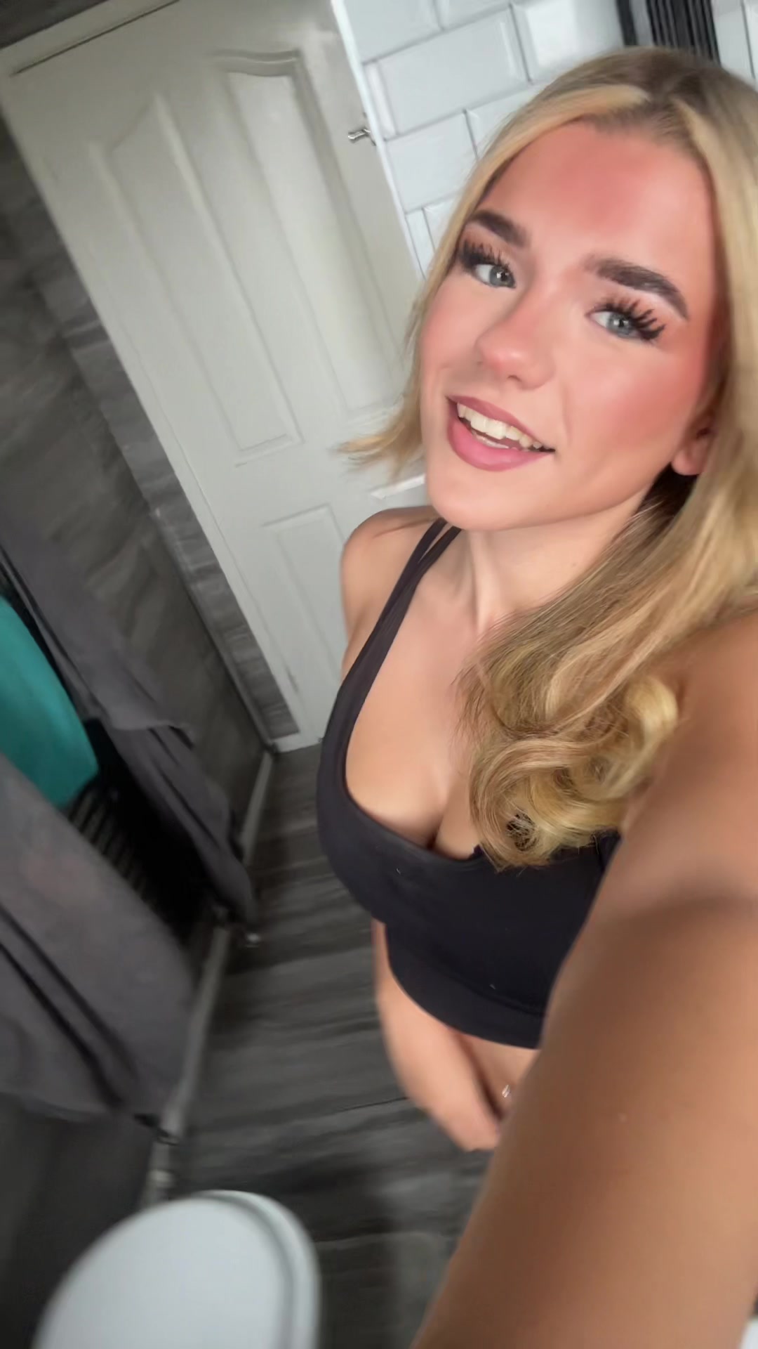 @serenandolivia