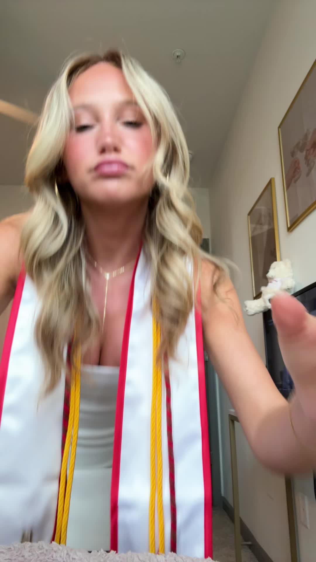 @livpress_