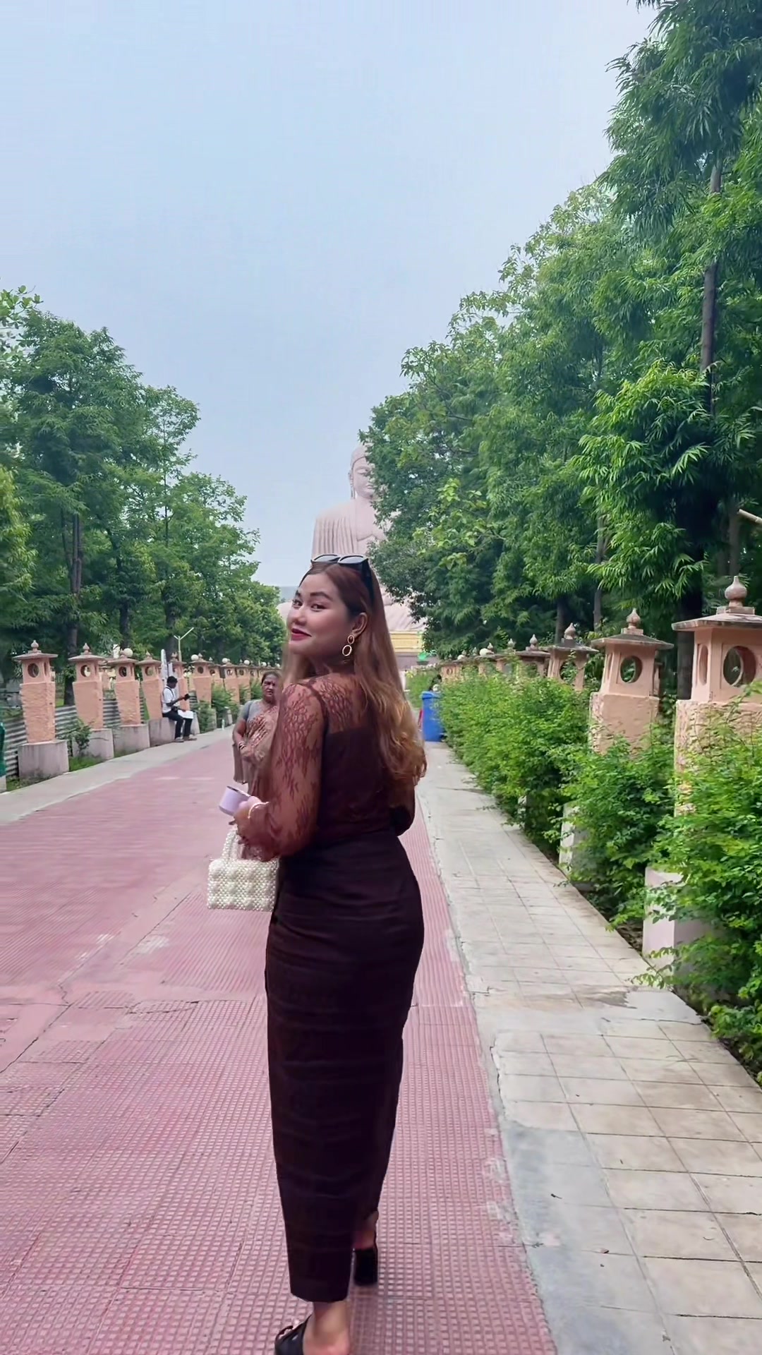 @MyatNoeKhaing🖤(မြတ်နိုးအိမ်)