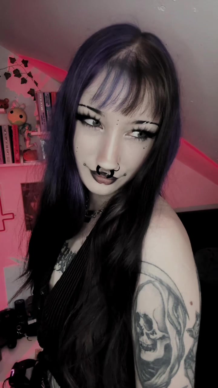 @𝓓𝓪𝓲𝓼𝔂🦇