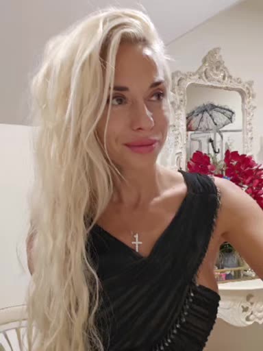 @BlondiFox