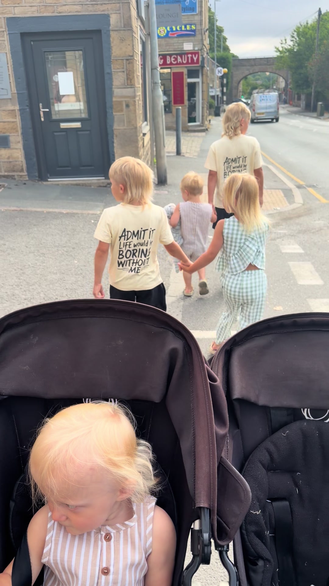 @Dolly | Mum of five | 27 bride