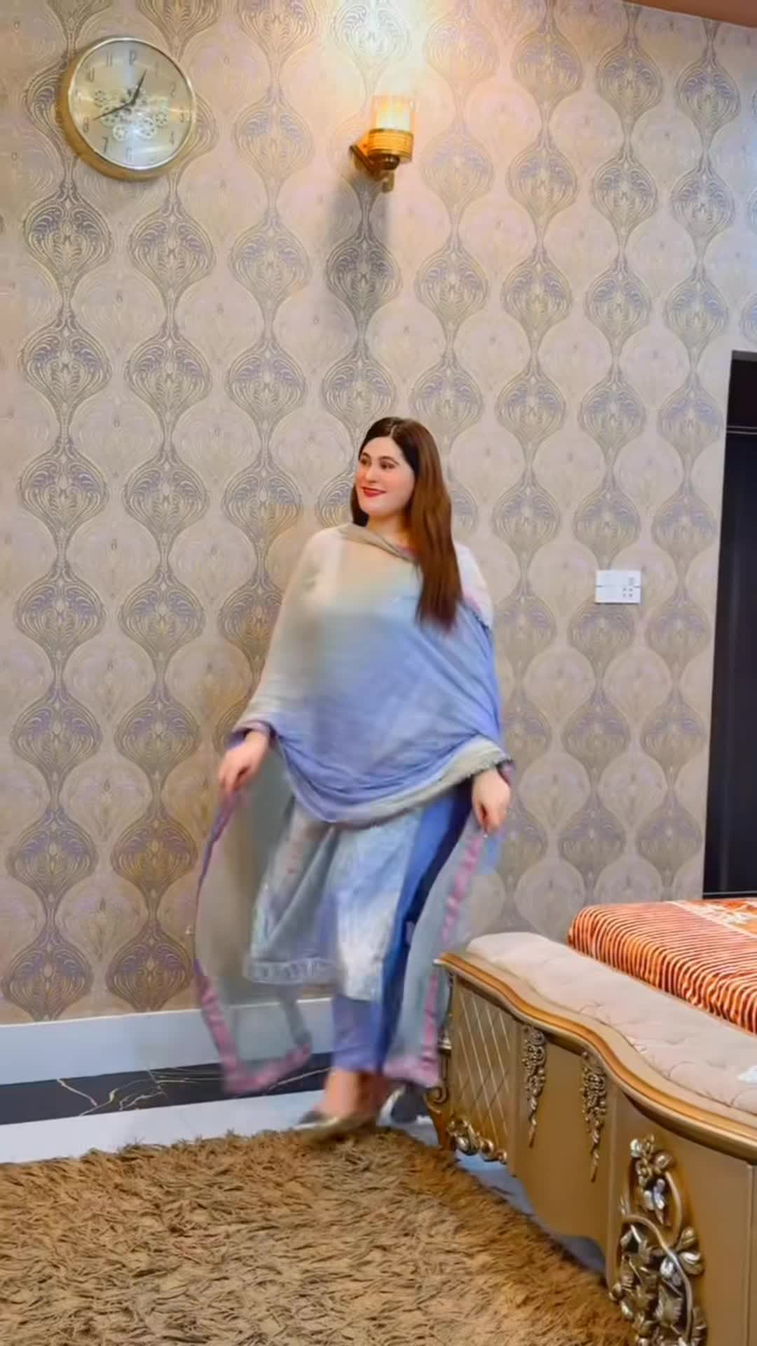 @𝗙𝗮𝗿𝘄𝗮 𝗾𝘂𝗲𝗲𝗻 👑