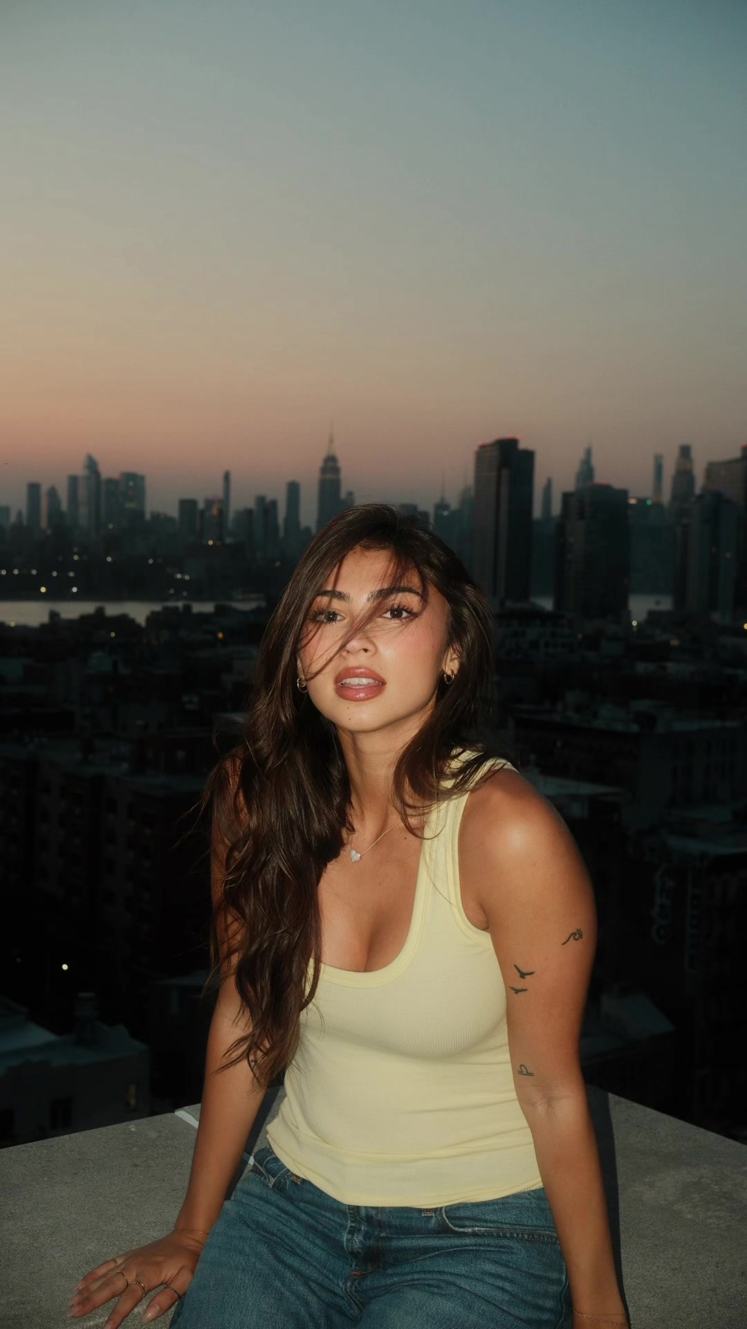 @Bella