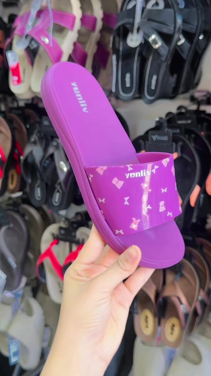 @Cherry Shoe Store